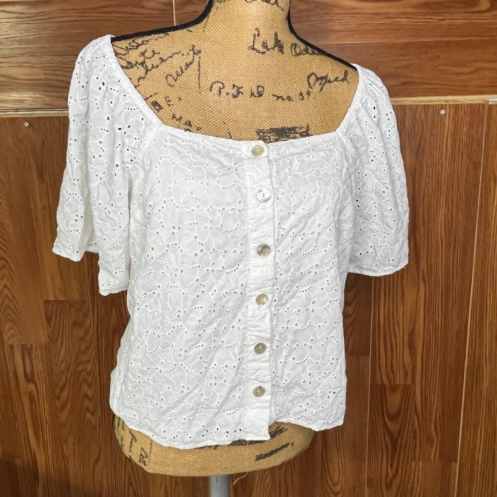 A New Day Womens Cottagecore Eyelet Cropped Top Size M White bell Sleeve buttons
